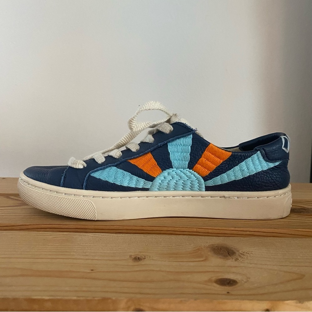 Soludos Blue Rainbow Wave Chill Out Embroidered Leather Sneaker 6.5 - Picture 10 of 15